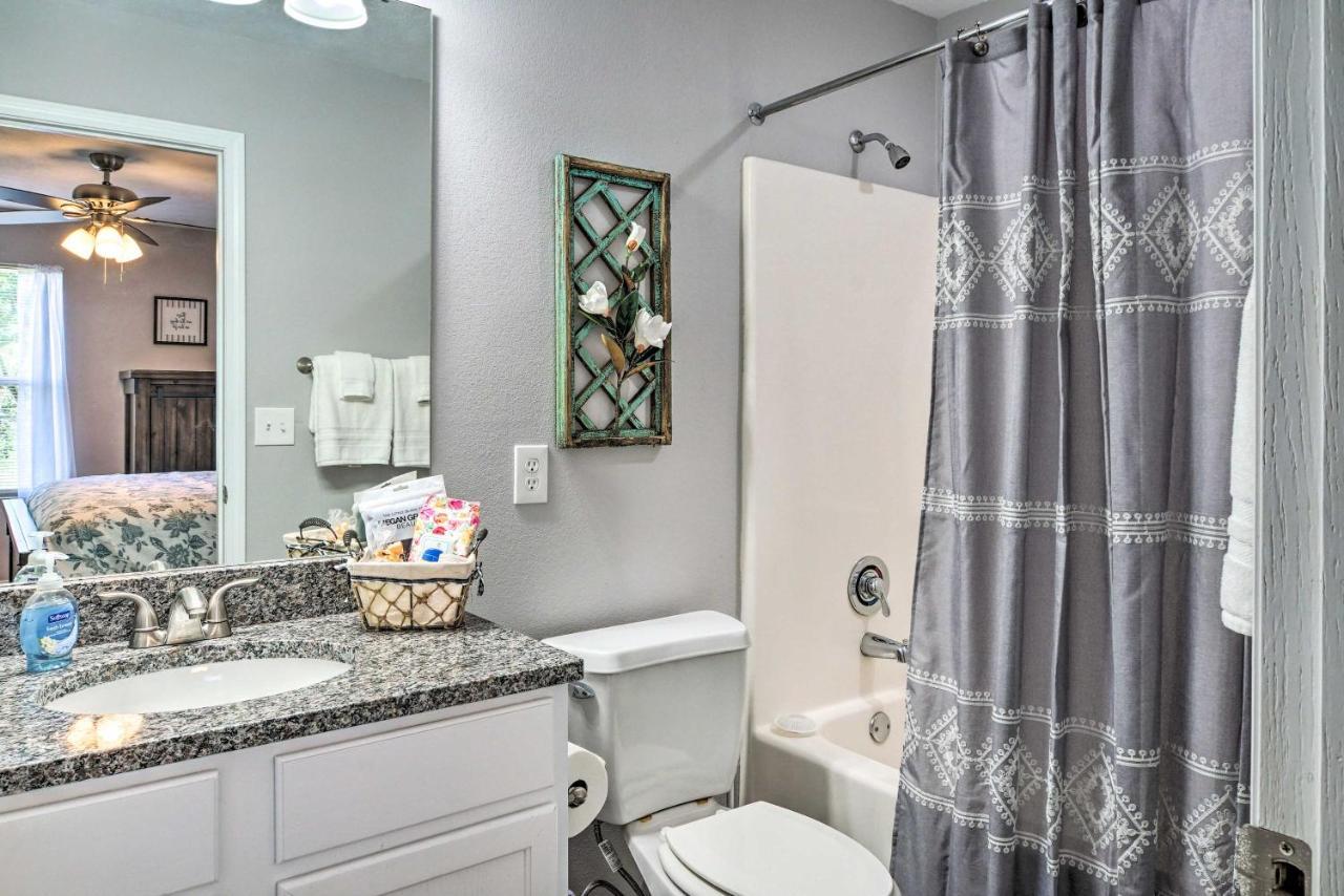 Cozy Condo With Pool Access, 5 Mi To Table Rock Lake Branson Dış mekan fotoğraf